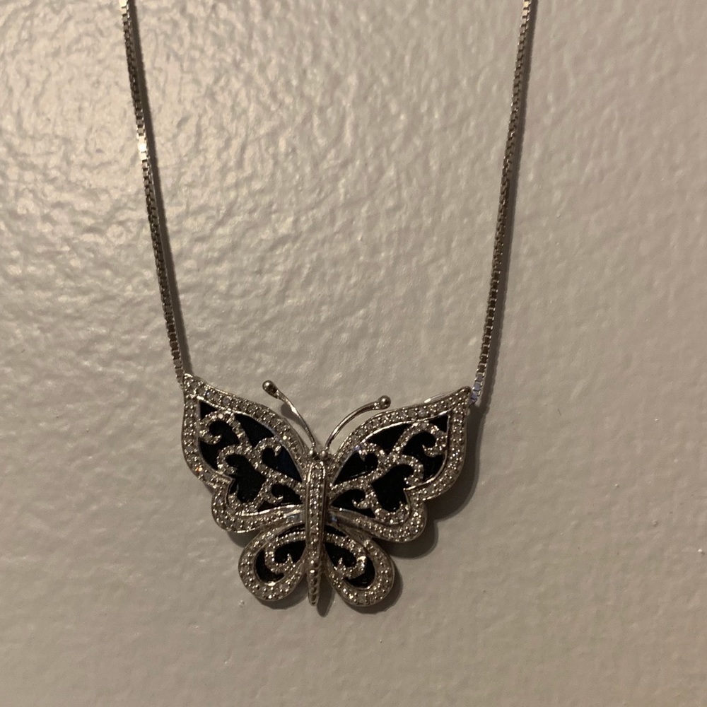 Never worn butterfly necklace!!